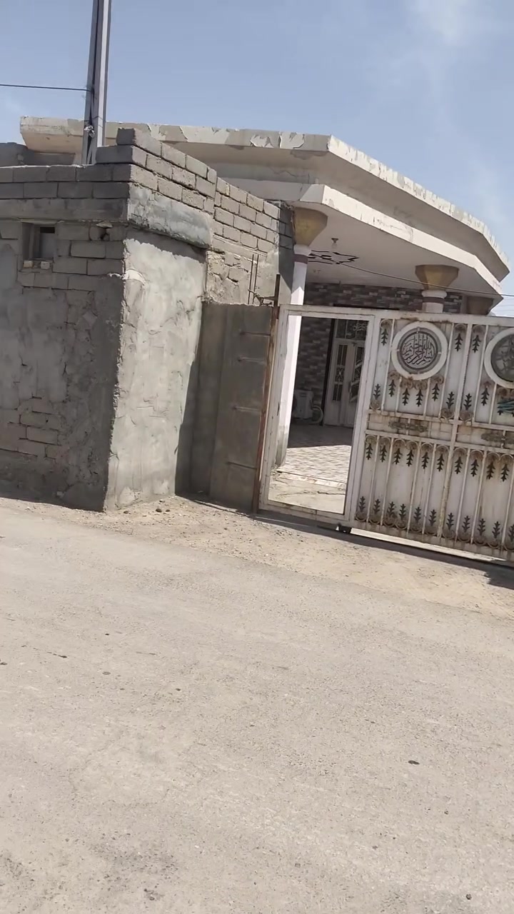 السلام عليكم متاح بيت تفاصيل داخل الفيديو مكاني بصره قضاء المدينه منطقه باهله 
***********
