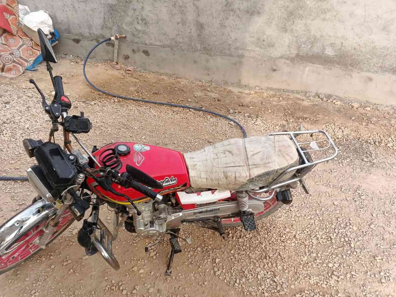 سلام عليكم ماطور سيفان 24محرك150مامفتوح
عيبه بس دشبوال يرهم مراوس ويرهم بيع /بي اوراق/


**إذا كنت صاحب هذا الإعلان وتريد حذفه لأي سبب، رجاءا أرسل رسالة إلى الدعم الفني**