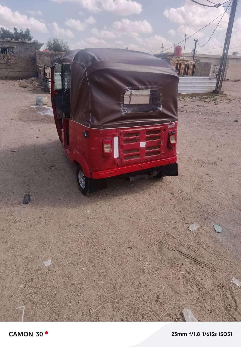 سلام عليكم تكتك البيع باجاج تكتك حلوة بس بية خياسات جوة بلدوسة مجفتة مرة وحدة تكتك مال شغل وسعرة مناسب وراق صولي مديل 2017 سعر 3 ملايين وبية مجال ***********
