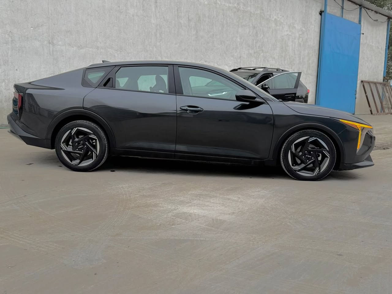 يا الله
كي فور 2025 k4 نفطي بعدها زيرو 
بدون ايرباك بوضع الوكالة 
محرك : 2000 دوش 
وارد : اميركا 
عداد مشي : 11 الف 

مواصفات  Ex
1_بصمة 
2_تشغيل عن بعد 
3_ بصمة ابواب 
4_ بصمة جنطه 
5_شاشه متصل حجم كبير 
6_فول قيادة ذاتيه مع تحديد مسار 
7_فول تحكم ستيرن 
8_تبريد متصل مع شاشه لمس 
9_منافذ شحن خلفية 
10_سايد بريك كهربائي 
11_مانع انزلاق 
12_نقط عمياء 
13 _ تحكم وضعيات قياده
14_رادار امامي وخلفي وجانبي 
15_فول حساسات توقف ذاتي 
16_لد امامي مع عدسات زنون
17_لد خلفي 
18_شحن واير لس 
19_كامره خلفية دقه hd 
20_ويل كب بلاد 

مرقم اربيل كامل ( تحويل مباشر )
حادث سياره جاملغ وطرف بنيد 
بدون ايرباك 
باقي سياره كفاله عامه ع اخير 

عنوان :كاظميه جكوك 
السعر 182
استفسار :***********
