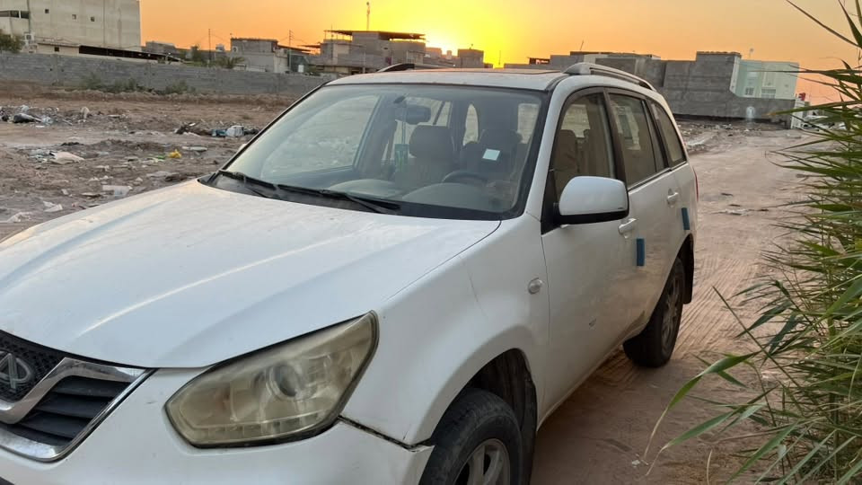 السلام عليكم تيكو مديل ١٤ ،كير اوتماتيك مكينه ٢٠٠٠، تبريد وتدفئه  حداديه جديده كهربائيات كله شغاله مكفوله السياره من الضربه القويه بس ملاحضات اصغيره بيهه رقمهه بصره خصوصي حره السياره  سنويته ل٢٨راعيهه يريد تحويل ثاني يوم وين ما يعجبك اخذهه وافحصه السعر ٦٥ وبيهه مجال قليل كلش ***********
