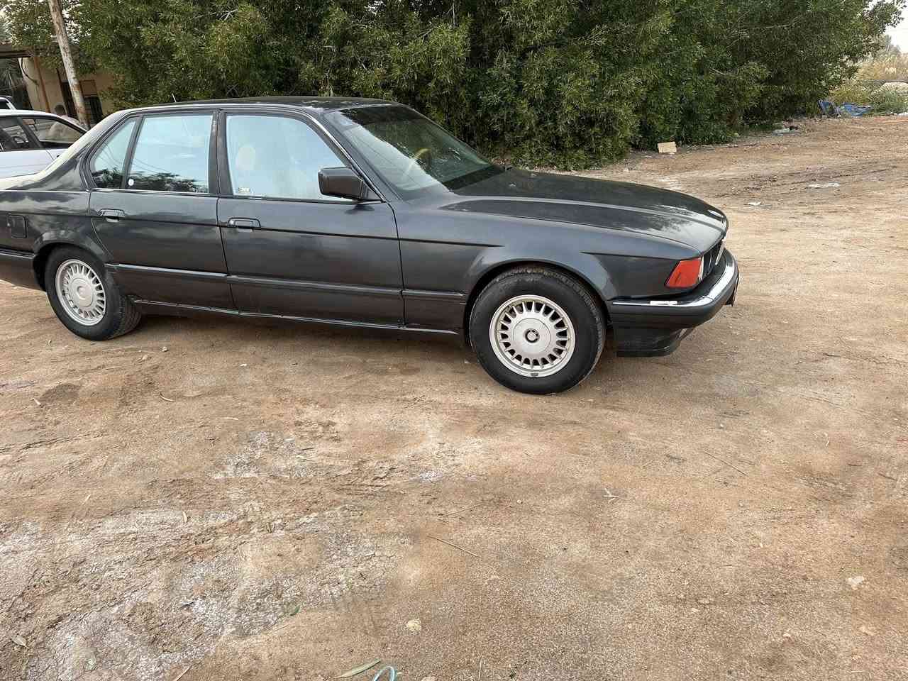 سلام عليكم  
بيئم 740 مديل 1993
سياره جديده انضف 
من الصوره 
مصبوغه جماليه 
مكينه كير جدد
حداديه تخم تواير جدد 
مكينه ففيتي 
ترايك وين ما يعجبك 
تبريد وي سويج  
مكان السياره السماوه 
الرميثه الستفسار ***********
السعر 48
