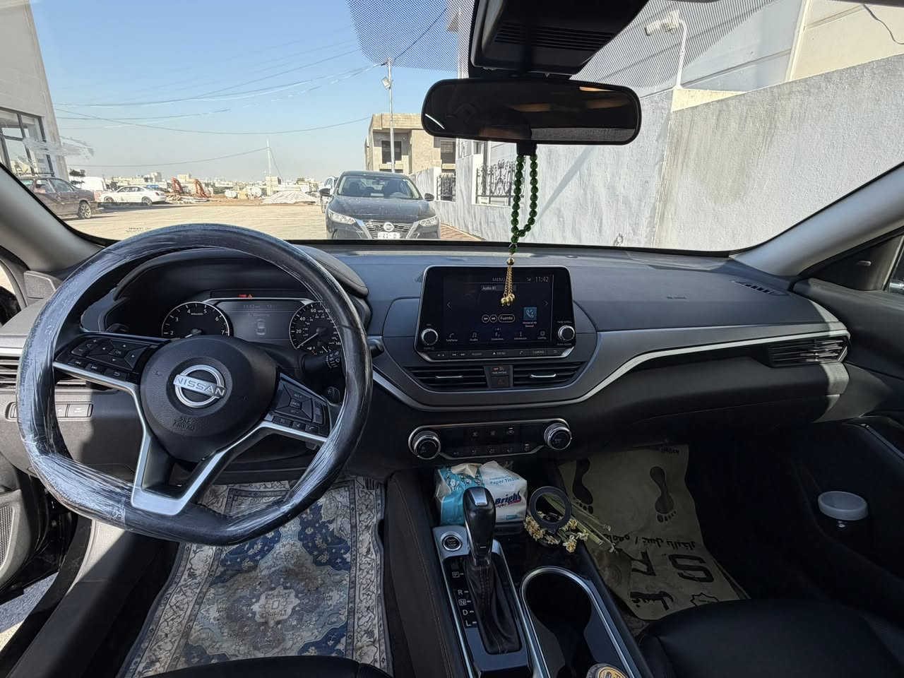 نيسان التيما 2023/SR/
لون اسود 
حادس به س چاملغ سايق ضبخ بدون دواخل 
سياره جديد 49km ماشيه 
صور شاصي حادس موجود 
مكان سياره كركوك 
***********
سعر 188$ بي مجال
