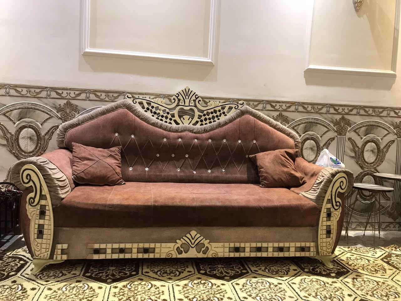 سلام عليكم تخم للبيع 10 مقاعد مكاني حله حي نادر السعر 150 للأتصال ***********
