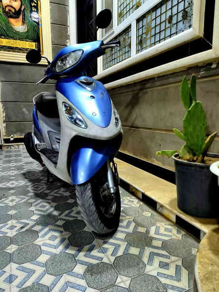 دراجه ماكس مكفوله كفاله عامه كلشي بيه شغال وشنو يخطر بالك شغال وبرغي مامفتوح بيه صارلهه اسبوع من طلعت من الوكيل  ودراجه خير من الله نعومه مكينه الف من ميه نهضه ومعدل ***********
