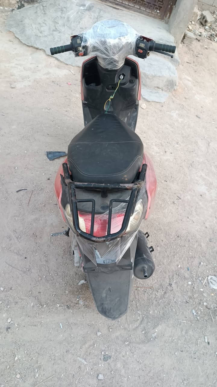 للبيع دراجه مكينة ماكس ياباني دراجه زينة تمشي امرك شغالة هندر واحد يرادلهة ترتيب السعر 100 مكاني كربلاء حي النضال يم المستوصف للتصال *********** متواجد واتساب كذالك
