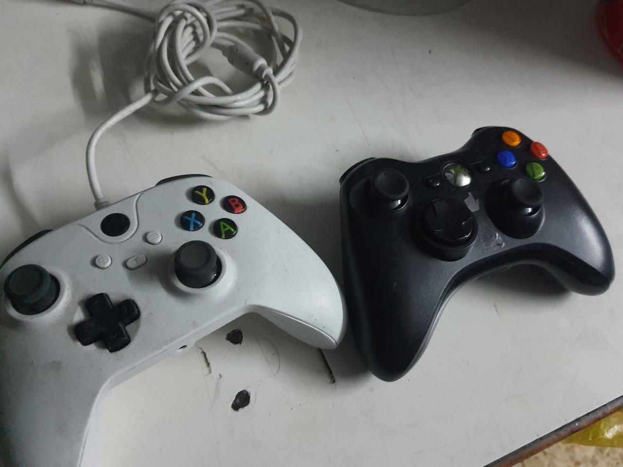 اكس بوكس 360 سلم مهكر كامل يشغل أقراص لاصلي وكوبي ويا جوستيك لاصلي وثاني ابو واير مكاني جميلة يم جسر جديد مالشارع فلسطين ***********
