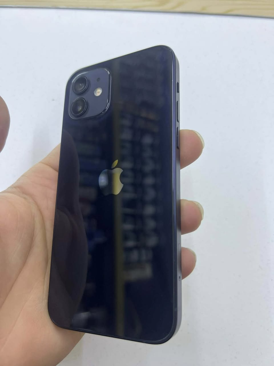 آيفون ١٢عادي 
الذاكرة ٦٤
بطاريه ٨٥
تك سيم 
السعر ٢٨٠
نموذج M
نورمان مامفتوح ضد المي ما يعبر هواء
العنوان الموصل الايسر حي الوحده 
اتصال ***********
