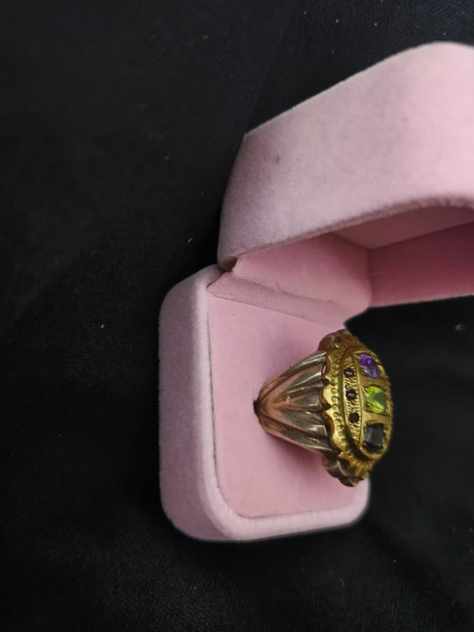 الي يسمونه تلاث احجار أبيعه مزاد لان ماعرف سعره مضبوط


**إذا كنت صاحب هذا الإعلان وتريد حذفه لأي سبب، رجاءا أرسل رسالة إلى الدعم الفني**