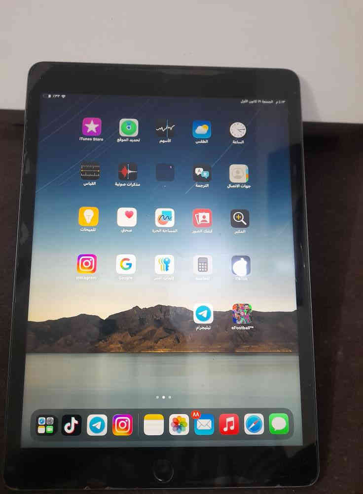 السلام عليكم ورحمه الله وبركاته ايباد ايفون الجيل التاسع نضيف اي كسر او شخطايه مابي مساحه 64 ايباد صارلي تقريبا سنه من مشتريه ايباد سريع جدا ويشغل جميع الألعاب 60 فريم وللدراسه شي ممتاز الجهاز ممفتوح ولا داخل صيانه ابد كسر واحد مابي لون اسود الشراي يتواصل على هاذ الرقم ***********
