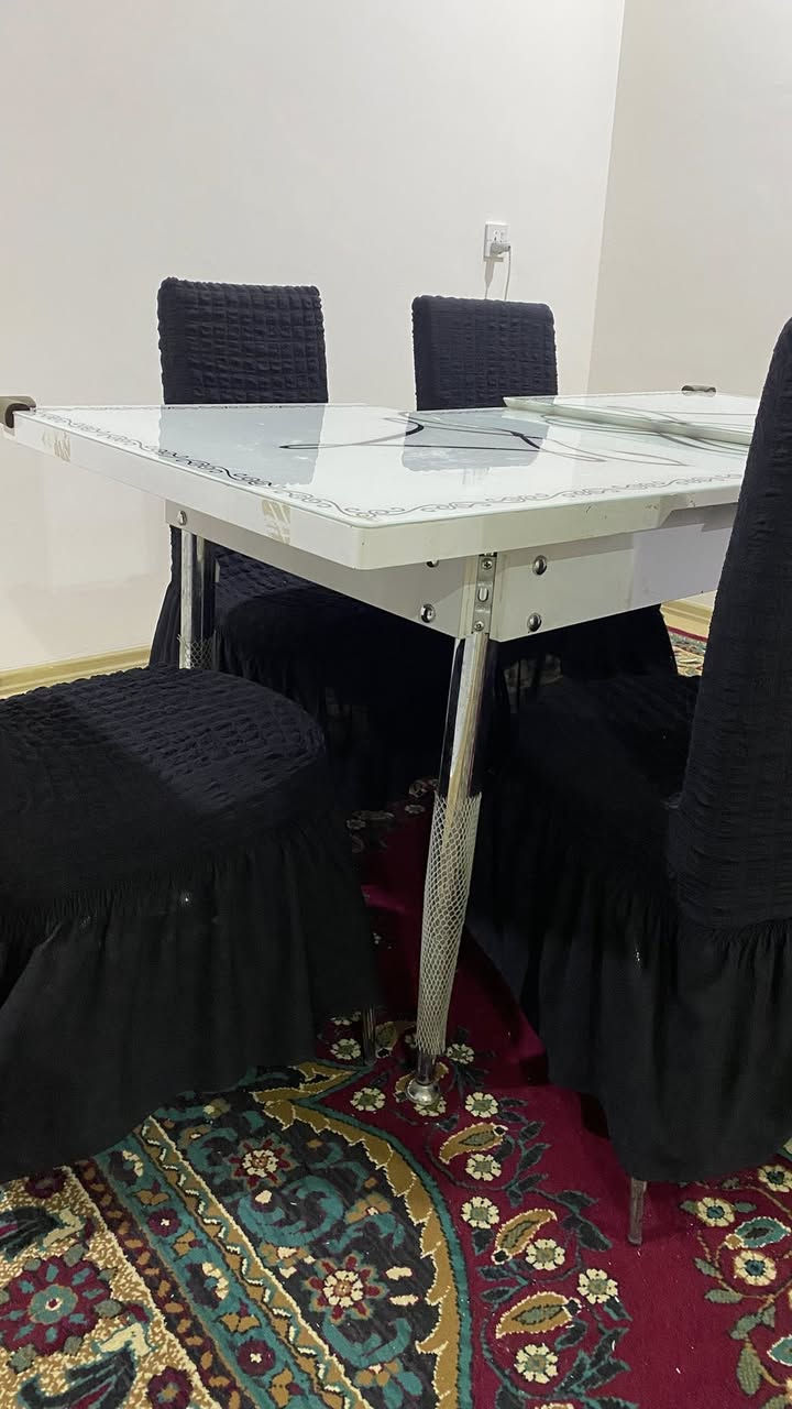 ميز طعام  ٦ كراسي
السعر ١٥٠ الف
يتكبر ويتصغر
اربيل
للتواصل ***********
