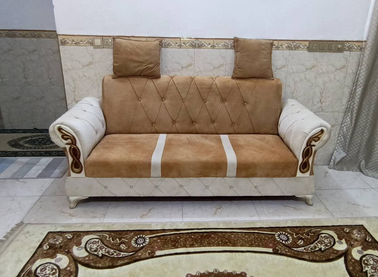 السلام عليكم 
تخم للبيع عشر مقاعد نضيف اي ضرر مابيه مستعمل قليل مكاني بغداد الامين الثانيه السعر 350 الفف
الشراي يتصل ***********
