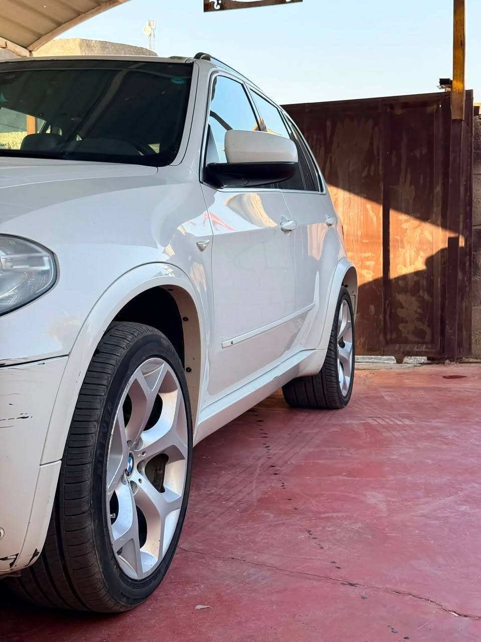 السلام عليكم 
BMW x5 e70 2012

محرك ديزل N57 
السياره مكفوله من الصبغ والضربه والتبديل والبارد 
فول مواصفات بموديلها 
رقم أنكليزي تريد تحول او وكاله

للاستفسار أكثر مراسله الخاص او الأتصال:***********
