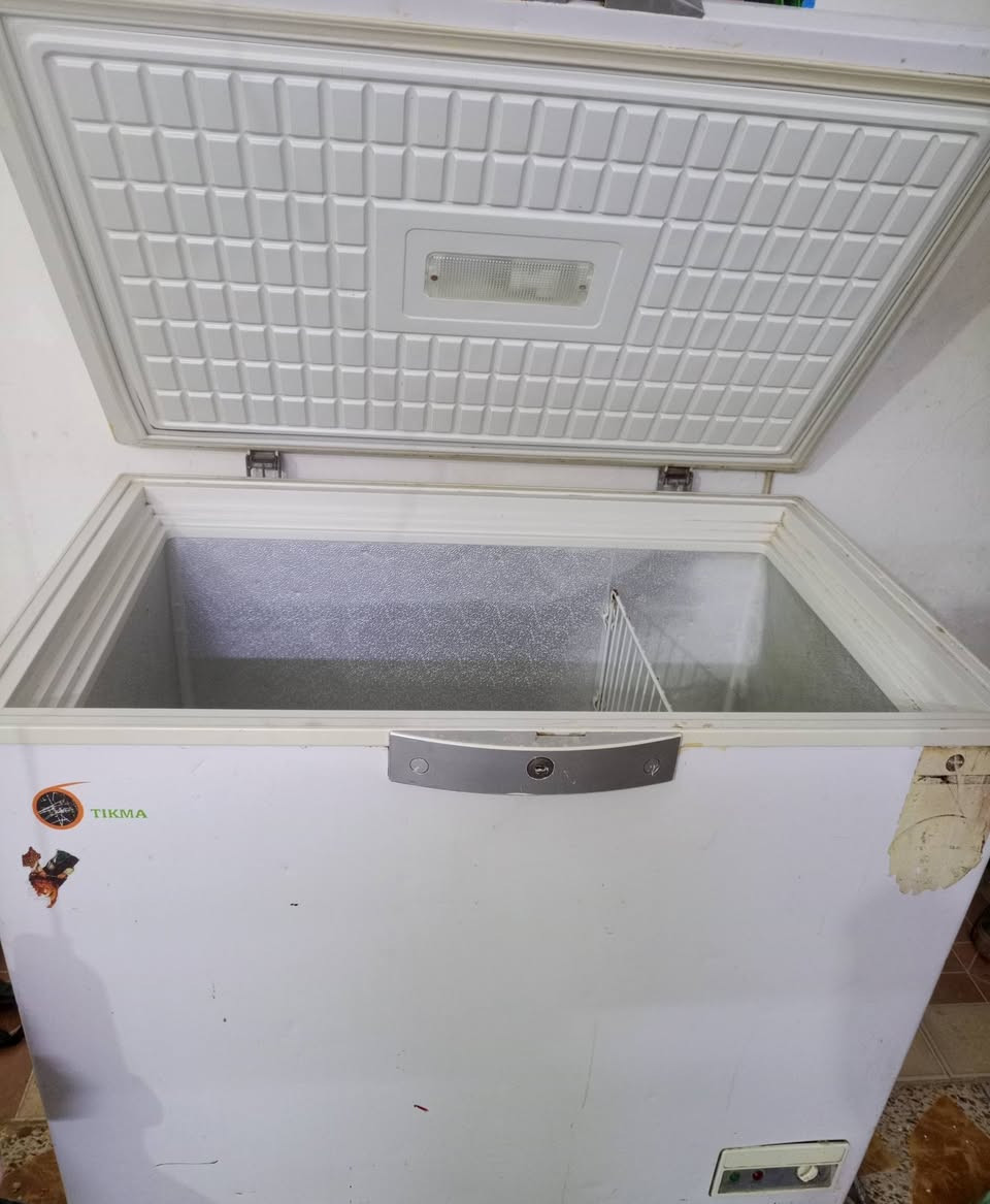 ثلاجه كونكورد حجم كبير مع مجمده تكمه شغالات مداخلات مصلح سعر 300 مع مجال بسيط 
تواصل ‏‪***********‬‏
