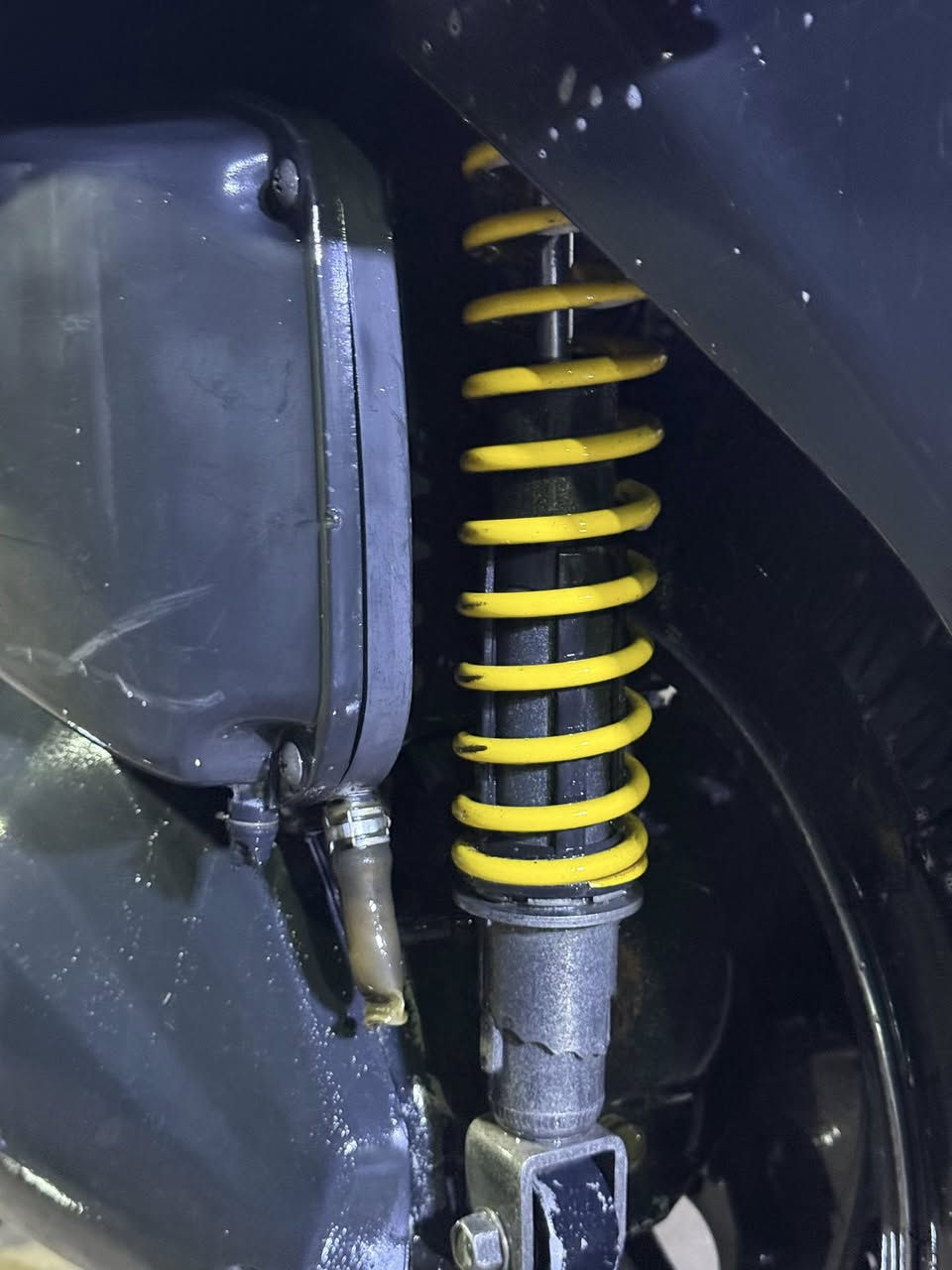 السلام عليكم من رخصة الادمن
للبيع دراجة فورزا 0.9 كرستال بومه رياضي اصل فول مواصفات فول تزويد كير ٤ تحويلات اني شايل الگير تاخذة من عندي شغال 
سماعات تجي بالدشبول 

مكينه مكفولة 
كشر نضيف شوفة العين
بيها نواقص بسيطة
مكاني حي الجهاد تجي تاخذها من باب البيت لان صالنصة الاصلية مالتها موجودة وهواي غراض الها عندي بالبيت وهم للمصداقية والأمانه  
رقمي *********** متواجد واتساب
*********** فقط اتصال
