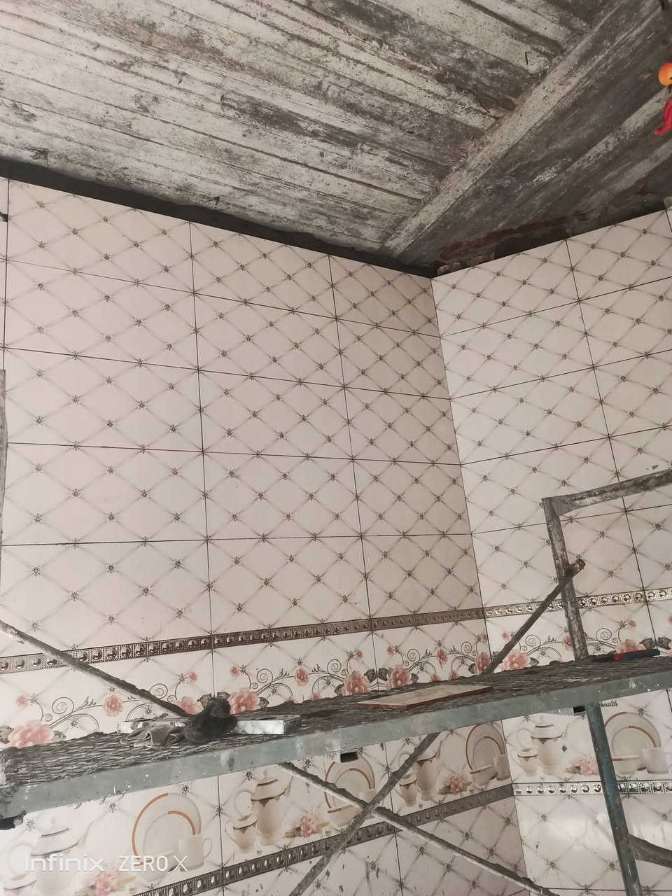 خلفة سيراميك أرضي جدران الوح بيات درج شغل درجة أولى
***********
***********
