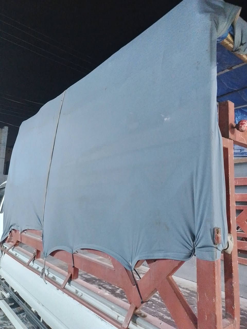 السلام عليكم محجر هوة وسقيفة وجادر للبيع
السعر 250 ألف وبيها مجال
بعقوبة التحرير 
الاتصال 
***********
