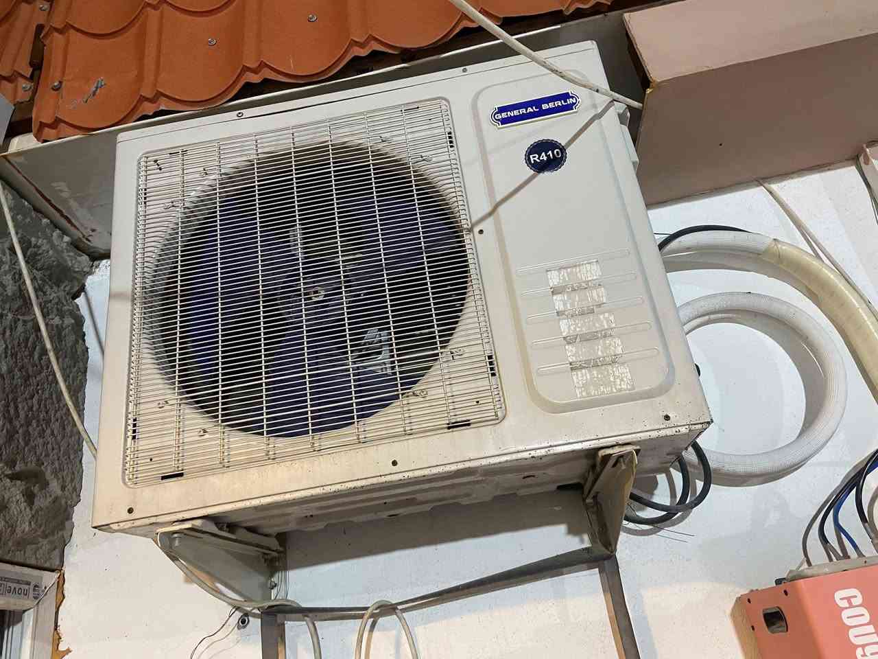 سبلت للبيع طنين جنرال عامودي
استعمال موسمين
جديد نضيف

سعره 750 وبي مجال

عنواني دوره البوعيثه
***********
