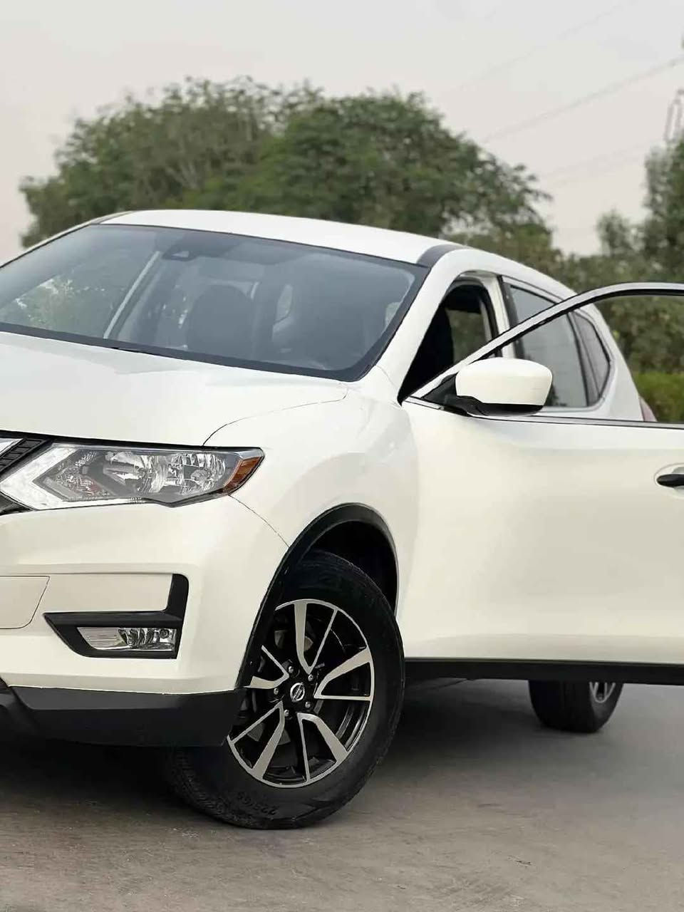 نوع: نيسان روج
موديل 2020
فئه: (AWD) S
لون:أبيض 
ضرر؛: بونيد وجاملغ ومع ضرر خفيف بل شاصي بل العراق وبل أمريكا كلين تايتل 
ممشه: 72 ألف 
مواصفات: .رادار أمامي مع كامره كشن جلد تحديد مسار لد أمامي خلفي بلوجكترات اماميه مانع تصادم بعد آمو مواصفات 
سعر:  170
عنوان : ديالى خانقين 
رقم موبايل :*********** فقط واتساب Singapore
