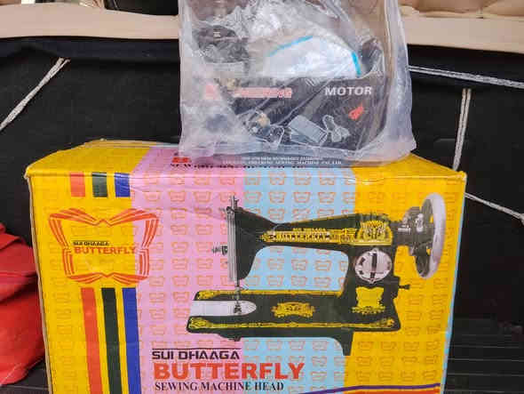 السلام عليكم مكينه خياطه بعدهه بل جيس ممستخدمه ام الفراشه السعر 100مع المجال ***********  او واتساب كربلاء المقدسة
