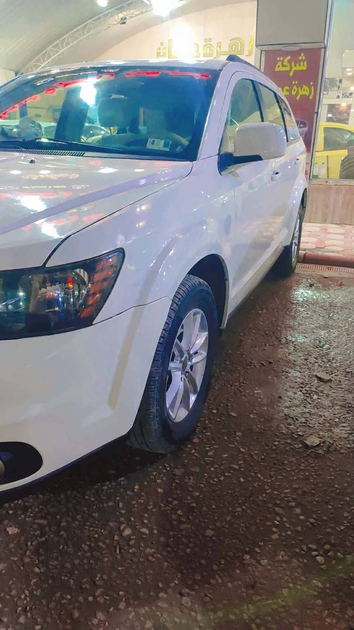 السلام عليكم
دوج جورني موديل ٢٠١٧ 
السيارة جديدة بمعنى الكلمة 
كير مكينة تبريد تخم تاير 
كلة جديد بية جاملغ امامي 
بدون ايرباك السيارة 
السعر ١٦٠ وبية مجال 
عنواني بابل 
*********** اتصل وتدلل
