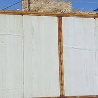 بدي لبيع ٦متر ارضيه جكر حديد قواطع جنل منصوب عليها كرفان سندويج إرتفاع...