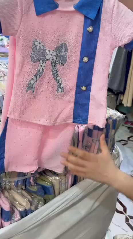 تراك بيبي بناتي 
قماش ايروبين 
ستراس وكابوي  
صناعة صيني
قياسات 
12/13/14 
يلبس اعمار 
من 1 سنة 
الى 4 سنة 
سعر الدرزن 
42 الف 
جملة القطعة 
3500
توصيل 6 الف


**إذا كنت صاحب هذا الإعلان وتريد حذفه لأي سبب، رجاءا أرسل رسالة إلى الدعم الفني**