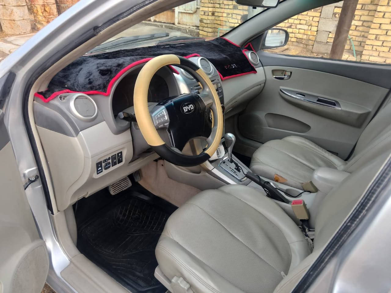 السلام عليكم
بي واي دي للبيع موديل 16 مكينه كهربائيات حدادية تخم تاير جديد سنوية جديدة لل30 الرقم بصرة انكليزي  شرط المداور سيارة جاهزة بس الكير كايم اليشتري على وضعة السعر 54 المكان العمارة حي الربيع للاتصال ***********
