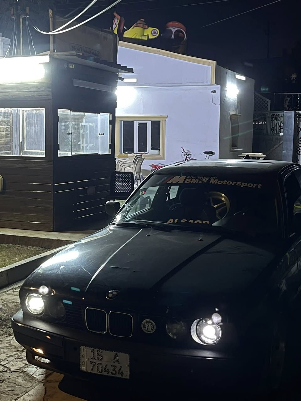 السلام عليكم لبيع او مراوس BMW 535 كير عادي صدر امامي وخلفي جديد واكسل ودرامات كلا جديد وكير جديد مكينه خير من الله ما ناقصها شي لايت صليب سموك بجم دخاني كصيف كلش ناصبه و ويل m وباقي التفاصيل بالصور وكيرها شورت شفت نمره قصيره 
مكانها سامراء  والسياره ب اسمي ومشروع وطني تحويل ثاني يوم كامله من هزه من ارقام من غرامات وكلشي  السعر (( 50 )) وبيها مجال 
*********** 
***********
