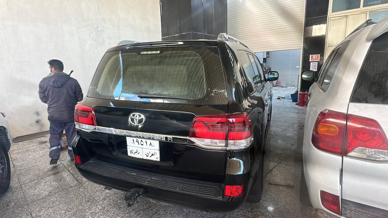 سلام عليكم سياره مصفحه تصفيح دبي موديل 11 محدثه واحد وعشرين بل سنويه درع مكتوب سيار كاز   مصبوغه جماليه 220 بيه مجال حك جيه ***********￼
