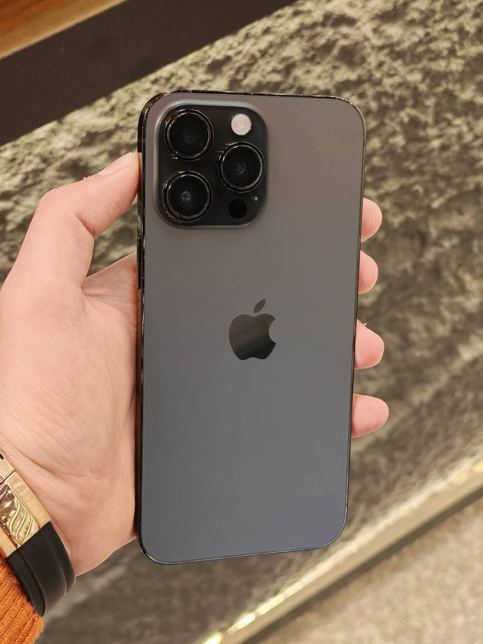 سلام عليكم
ايفون 14 برو ماكس
شاصي الجهاز كلش حلو ونضيف
امبدل شاشه كلش كلش حلوه 3 خيارات
امبدل بطاريه اصليه ولباقي كله بلاد
كلشي بل جهاز شغال ما بي اي مشاكلل 
سعر الجهاز 600
عنوان الجهاز البلديات
للستفسار ***********
