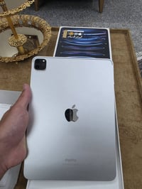آيباد برو M2 • ١١ انش • ١٢٨