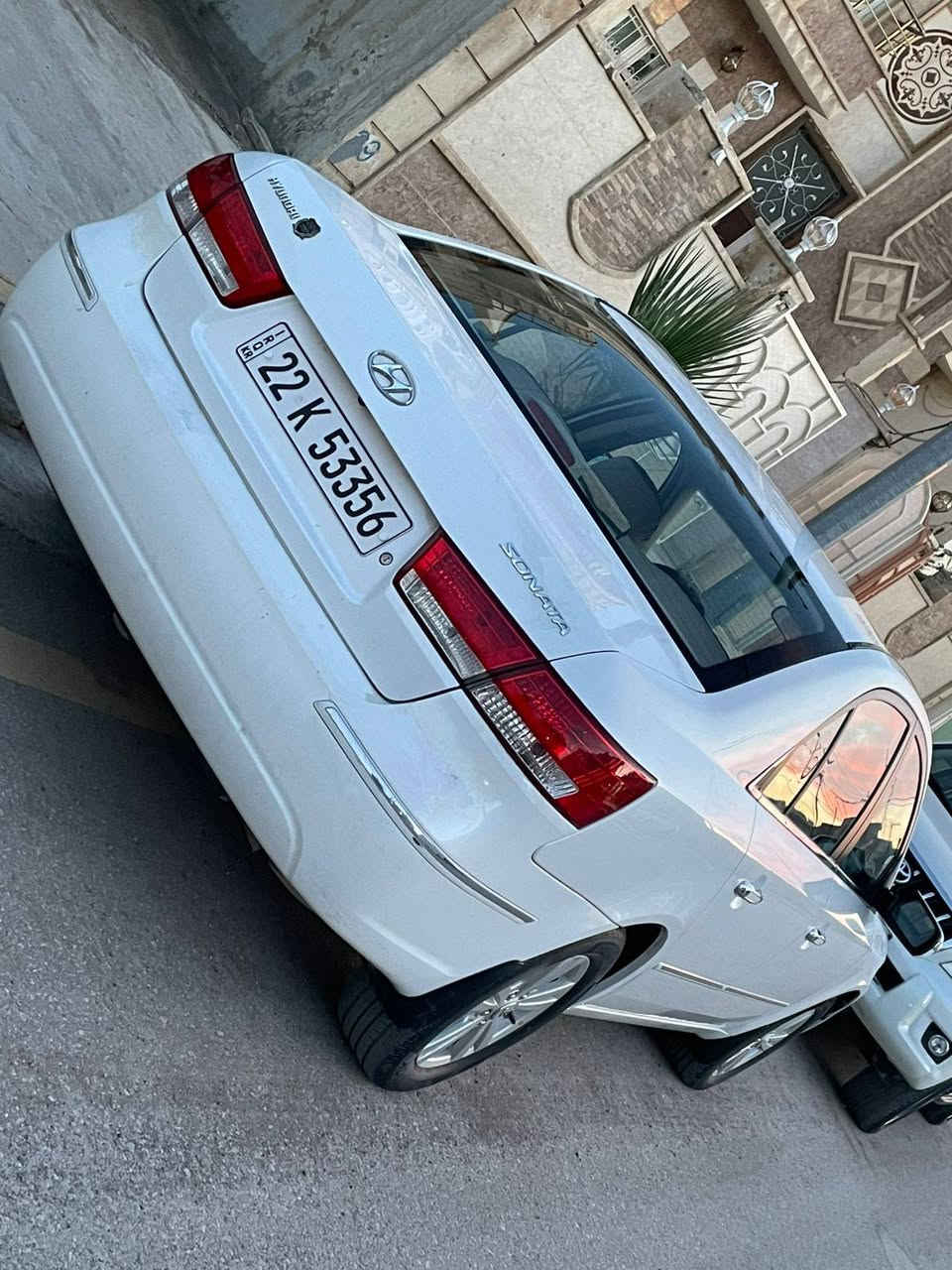 سوناتا للبيع  موديل 2010خليجي وارد اربيل سيارة بلادية من الدعاميه للدعامية لاصبغ ولاتبديل فقط بيها طخه بالبونيد بدون ضربه بچم اثر طخه في بك لايت سيارة كهرباء رجع عليها بگ موضح بالصورة ومعدلها سحب خارجي بدون اي تعديل من الداخل وماصبغتها حتى الطخه اتكون واضحه گير ومحرك 2400 بلادي مامفتوح اي برغي بيها والصدر جدا نظيف وحتى التبريد بعده غاز الشركه وعلى ثاني ايد من الشركه اخذتها من صديق من اهل عنكاوة ماخذها زيرو على ايدة من الشركه وصارلها 5سنوات يمي لونها صدفي بيها تقشير في اسطح الدعاميات من الوكفه بالشمس والتقشير بسبب لونها الصدفي والدشبول بي فطر من الشمس سيارة جاهزة من كل النواحي وداخلها نظيف جدآ مغلفه الارضيه والكشنات للحفاظ عليها والسيارة رايدها 133ورقه بيها مجال بسيط والسيارة موجودها بين بعشيقه وعنكاوة والسنويه مجددة وبأسم عائلتي للاستفسار ***********
