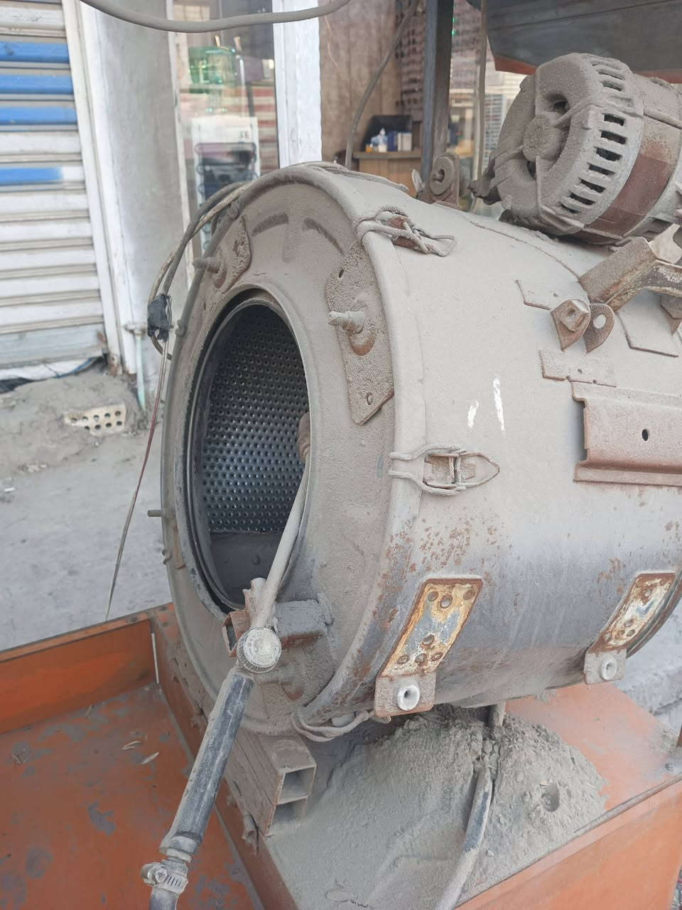 السلام عليكم ورحمه الله وبركاته اخوان عربانة حب وجبس للبيع عربانه درجه اولى تفصال مترين بمترين بس عوزها تنضيف لأن ما معتني بيها وكلها شغاله ودرجه اولى وياها ملحقاتها كامله ما عده الدبه مكاني بغداد مدينة الصدر الرقم/ ‏‪***********‬‏ متواجد فقط واتساب والخاص مازنجر السعر ب350 وبيها مجال للطيبين .
