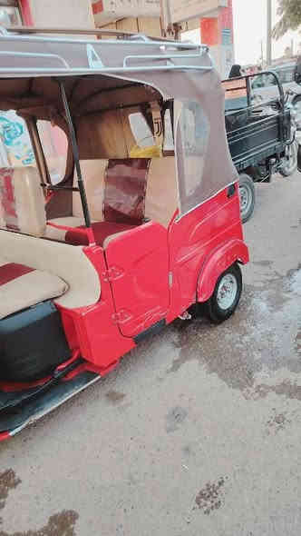 سلام عليكم تكتك لبيع موديل 22  مرقم شهر 9تكتك خير من الله خاص مغلغ 
***********
