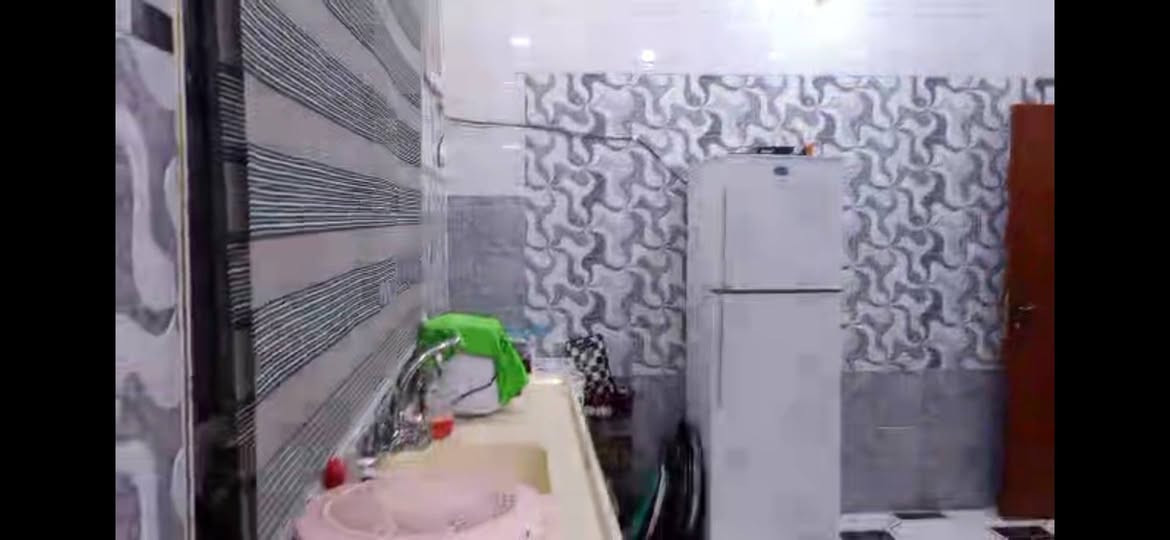 للبيع
بيت ٢٠٠ متر بناء حديث ع ساحه ومطلوب إسكان بظهر شارع الكفاح السايدين الصب للبيع او مراوس بقطعه حسب القناعه للاستفسار الاتصال ***********
