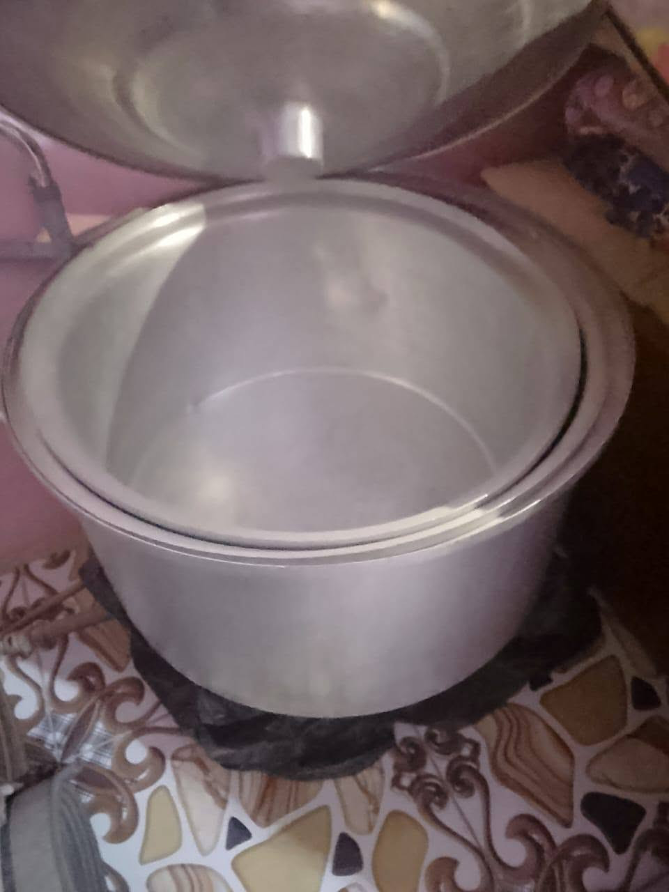 السلام عليكم جدور كبار مال طبخ +طباخ للبيع كلهن ب١٧٥وبيهن مجال بسيط للطيبين ماعرف قياسهن تعال بعينكم شؤفوهن احسن مكاني  الانتصارالتصنيع قريب ع محطه ماء ارو مال احمد كحل للاستفسار اكثر الاتصال ع الرقم ‏‪***********‬‏بي واتساب
