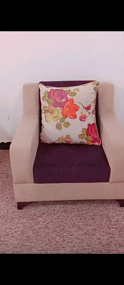 تخم تركي كسر مابي نضيف اربع قطع قفله 150 رقم ***********
