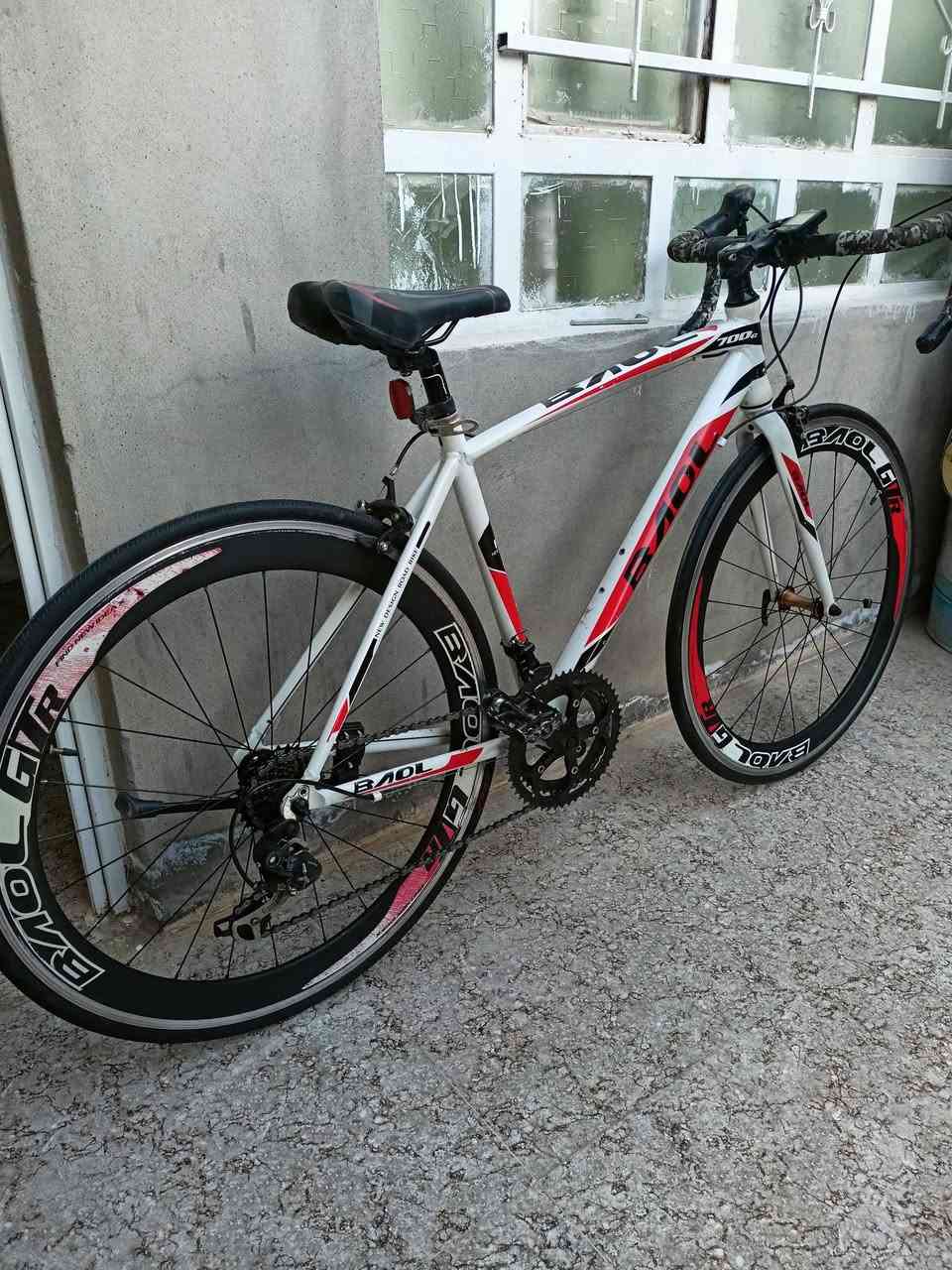 السلام عليكم ورحمة الله 
رمضان كريم 
رود ماركة بولو 
حجم 28 
ارتفاع 50 
سستم تورني 
7*2
دراجة نظافة 98% كلش نظيفة 
السعر 190 الف اخوان 
مع عداد هدية 
التواصل خاص او على الرقم 
***********
