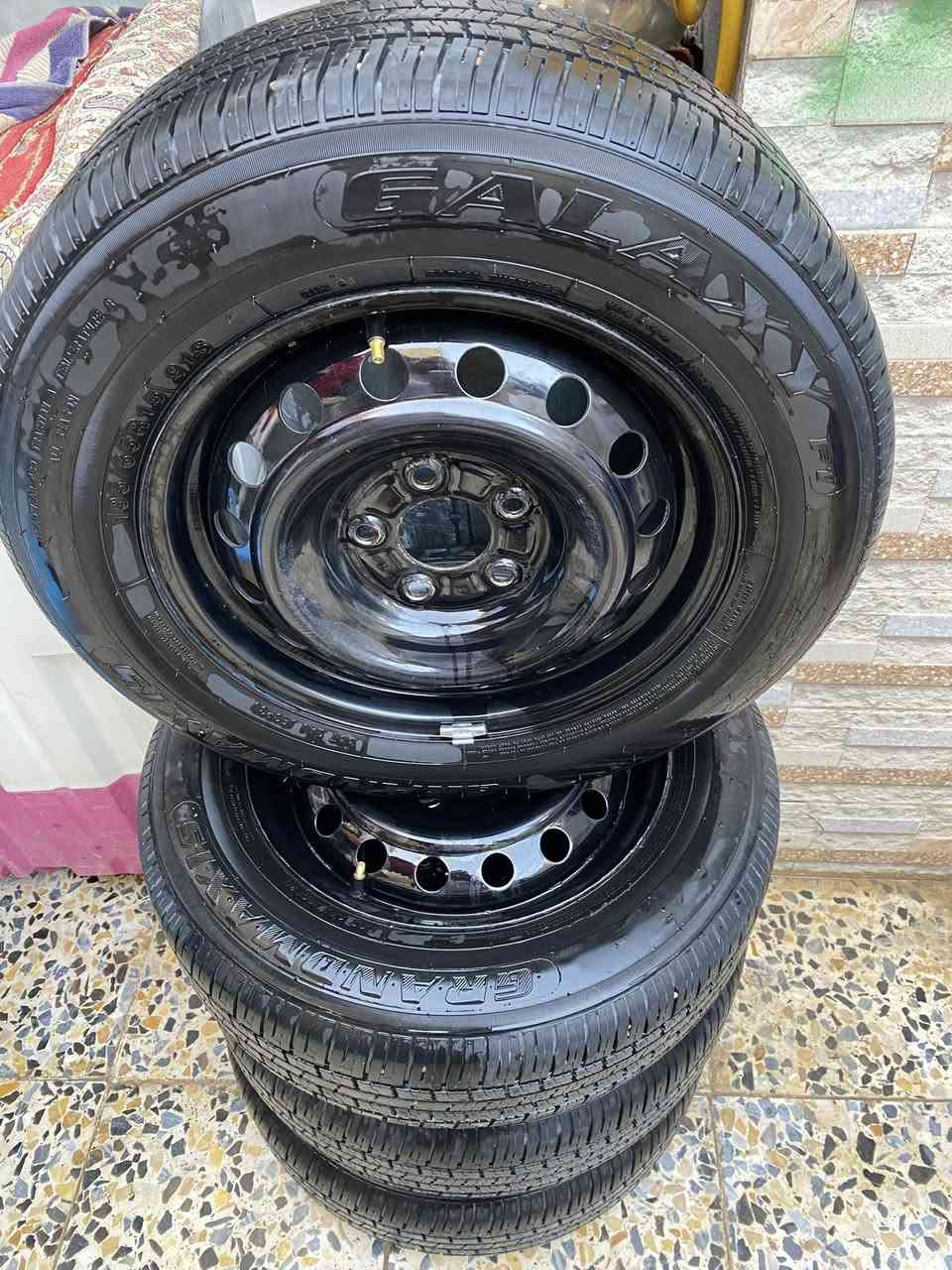 سلام عليكم تخم تاير ابو الخطه قياس 15/195/65 جدد مشدودات سبوع مكاني نجف سعرهن 300 وبيهن مجال *********** غير متواجد على فيس
