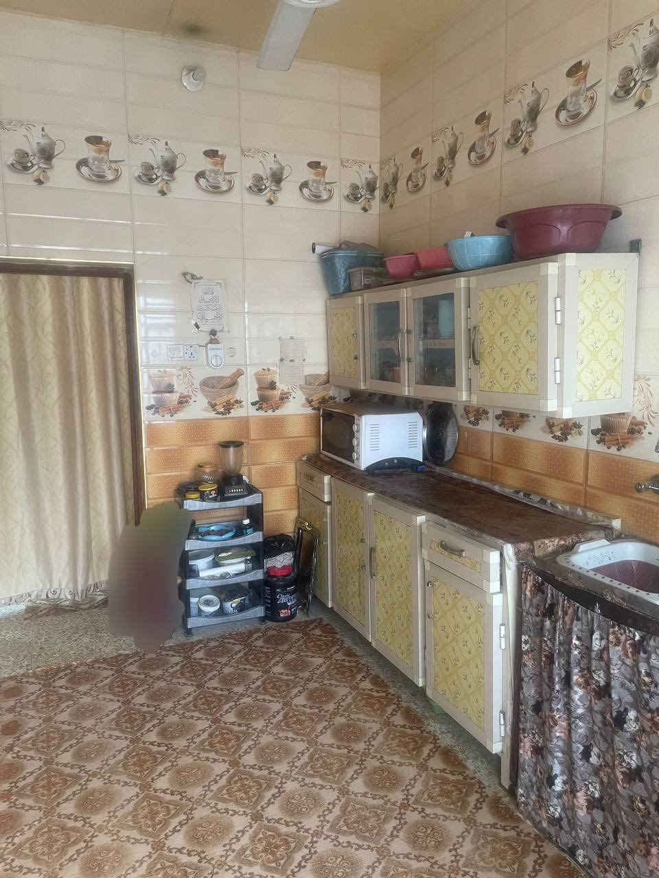 السلام عليكم بيت للبيع في حي الحسين المساحة 125 متر
يتكون من غرفة وصالة واستقبال ومطبخ وحمام داخلي وخارجي 
للاستفسار  اكثر الأتصال على الرقم ***********
