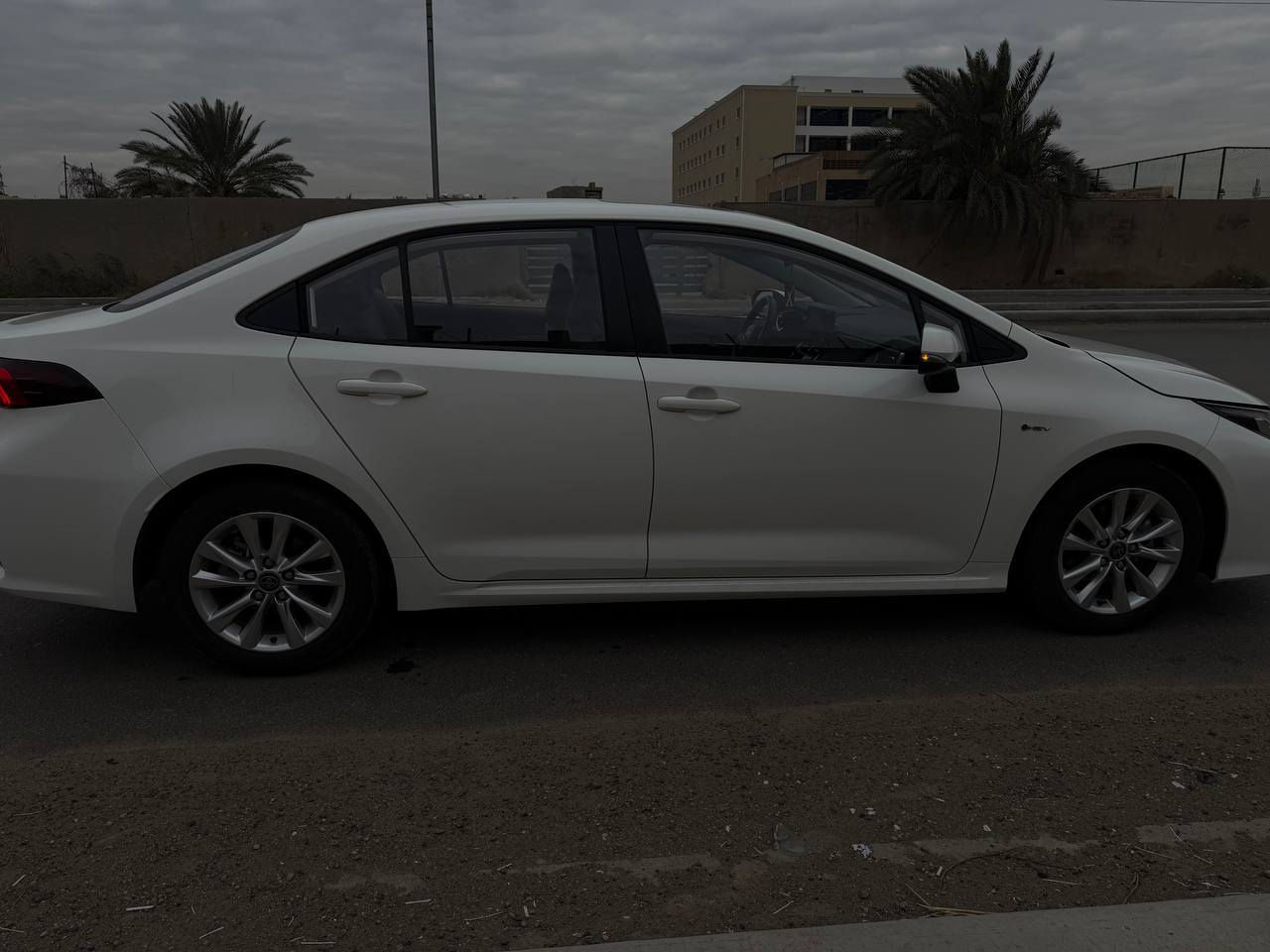 السلام عليكم ..كورلا هايبرد شكل الخليجي تجميع الصيني موديل 2025 رقم بغداد حرة بأسمي تحويل مباشر فول مواصفات 1/1 فتحة
بصمه 
محرك 1800 
رادار امامي خلفي 
تبريد قطعتين 
سايد بريك دكمة 
اوتو هولد
داخل جلد اسود 
وباقي مواصفات معروفه 
مكفولة كفالة عامة 
ماشية 12 ألف 
سعر 153 $وبيهه مجال بسيط مكاني بغداد حي الجهاد للأسفسار ***********
