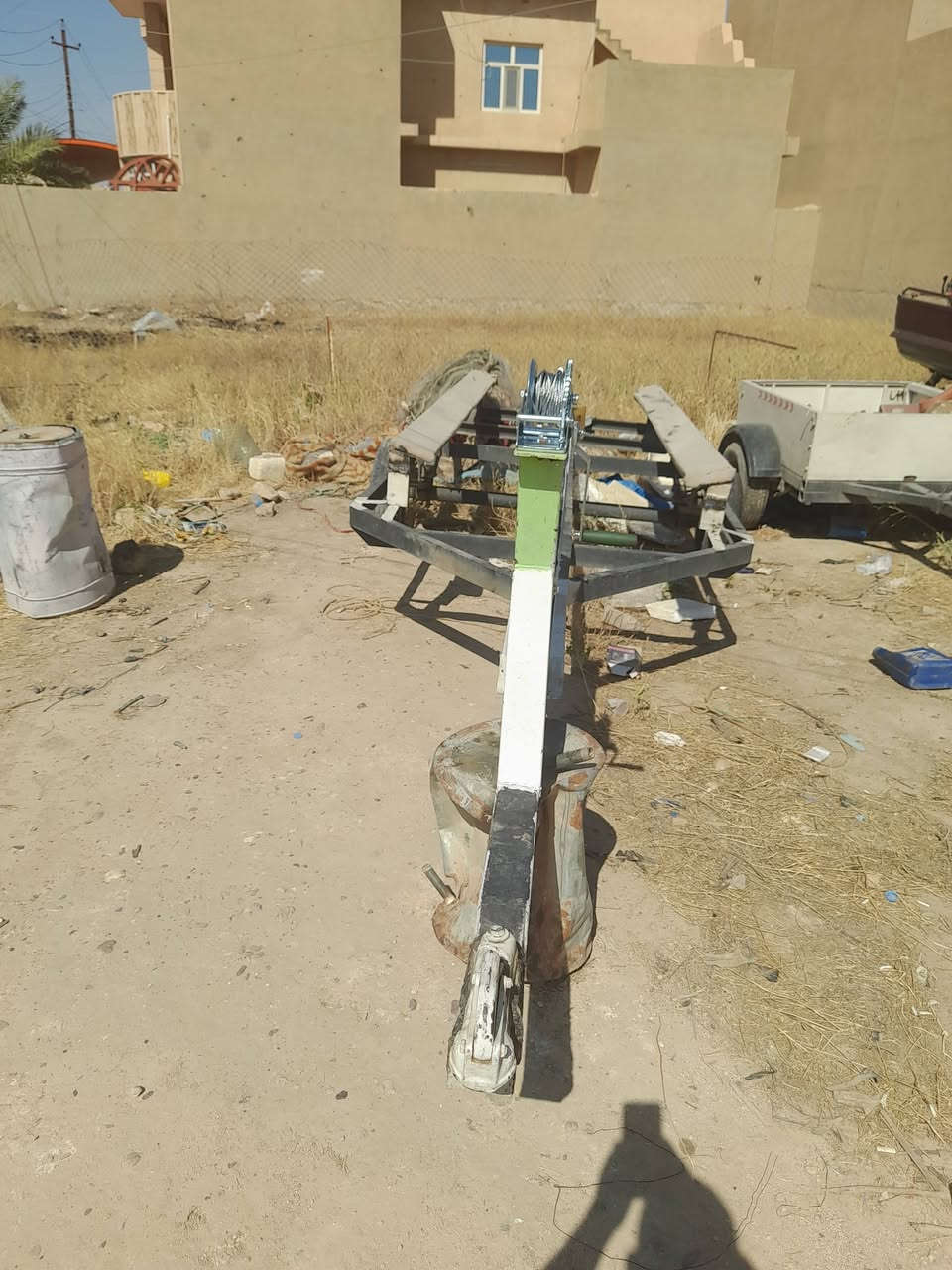 زورق جاهز للبيع
مع محرك ١٠٥ حصان 
ابو الكير الضخم
مع هاي العربانه
السعر ٥٠ ورقه وبي مجال 
رقم الموبايل
***********
