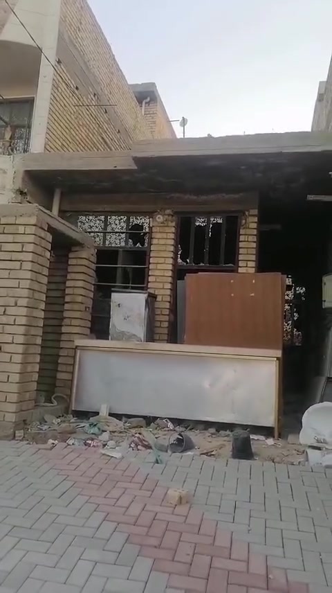 السلام عليكم ورحمة الله وبركاته
بيت مساحه ١٠٠ متر نزال ٢٠ واجهه ٥
قرب جامع الشهيد رائد شارع ٢٠
كهرباء ماء مجاوي مشمول بتبليط
السعر خاص
 ***********
