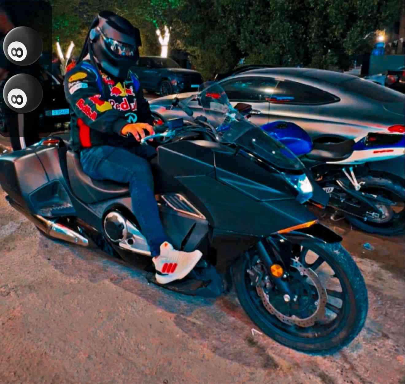 هوندا. باتمان. 750ccاوتماتيك
ماشيه 8000 فقط. 

موديل 2016. 

للبيع.   بغداد اليرموك 

***********
