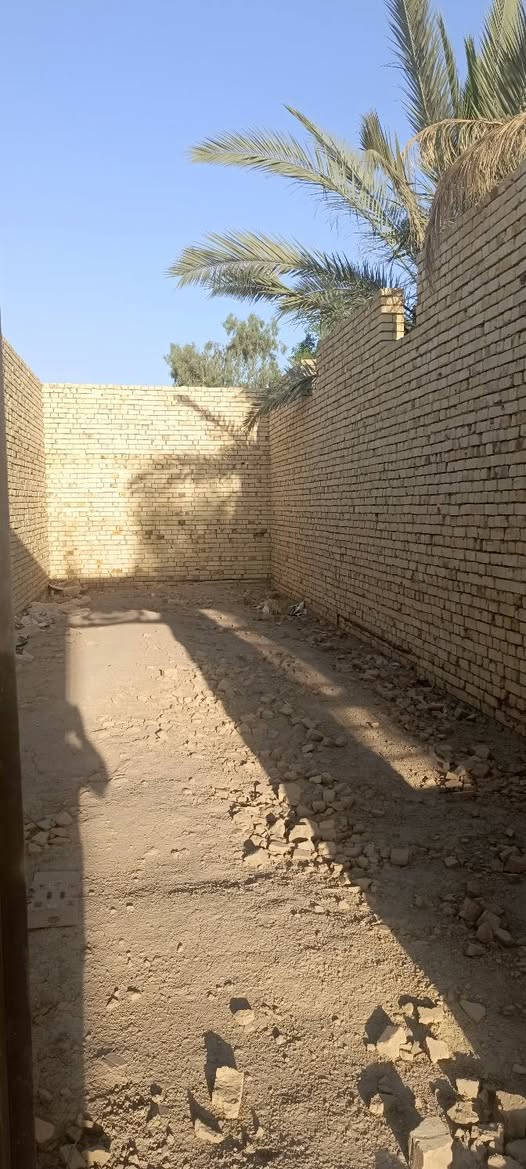 هيكل للبيع المساحه 485متر+محل مقابل معمل الألبان على الشارع الرئيسي طابو زراعي 
ثلاث غرف هول براني مطبخ صحيات داخليه وخارجيه 
للاستفسار اكثر مراجعة مكتب دبي أو مراسله خاص 
*********** وتساب ✅
