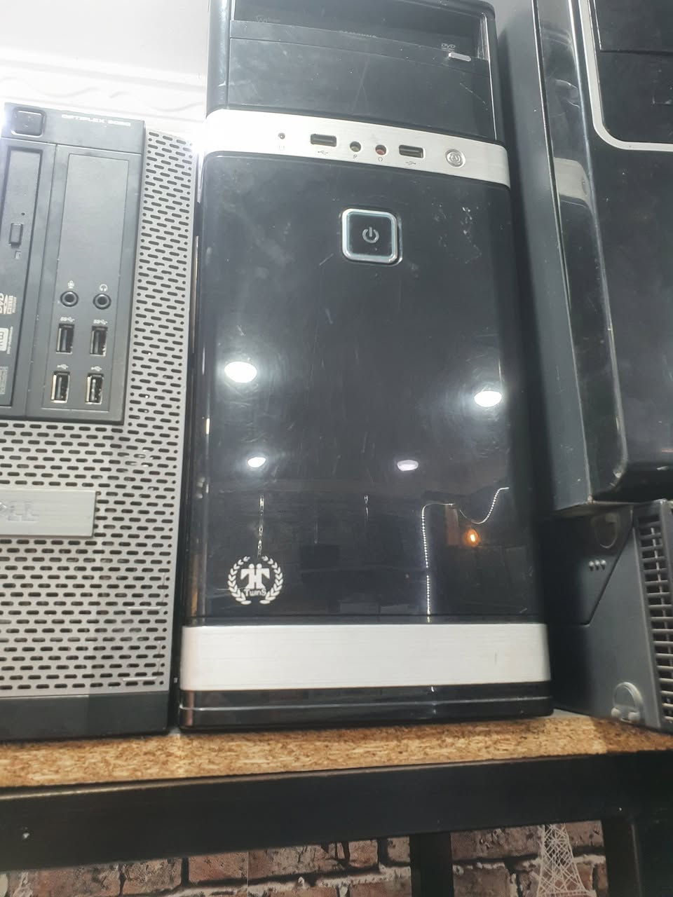 💻 Unité Centrale للبيع - واجد من اليوم الأول 🔥

المواصفات:
✅ 500GB Disque Dur : تخزن فيه قرايتك، فيديوات، تصاور بالراحة
✅ 4GB RAM : يفتح زوم + قوقل + وورد في نفس الوقت بلا تعليق
✅ Windows 10 + Office + برامج القراية واجدين

يصلح لـ: 
👩‍🎓 الطلبة : بحوث، زوم، باور بوانت، قراية أونلاين
🏠 الخدمة من الدار : فريلانس، محاسبة، كتابة 
👶 للأطفال : يوتيوب، ألعاب تعليمية خفيفة 

15.0000💥💥

ملاحظة 👌👌

unitéCentrale تدي معاه  Écran  15.0000💥💥 تديه بسومة باطل واش تسنا مرحبا 

عنوان المحل pc maissa 
في قوقل ماب امام اكمالية زيدوك بن شرقي طريق المقبرة سيدي يحي ولاية عين الدفلى 
التوصيل متوفر 69 ولاية والدفع مسبق ✌
0674723117\\\\ارقام هاتف  0675825356


**إذا كنت صاحب هذا الإعلان وتريد حذفه لأي سبب، رجاءا أرسل رسالة إلى الدعم الفني**