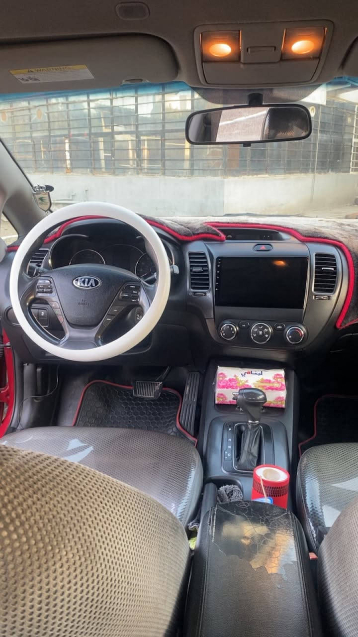 كيه فورتي
موديل 2015وارد أمريكي 

حادث بابين عكس السايق بدون دواخل

مكينه كفاله تبريد ثلج

صدر جديد 

السعر 106

المكان بغداد 

***********واتساب موجود
