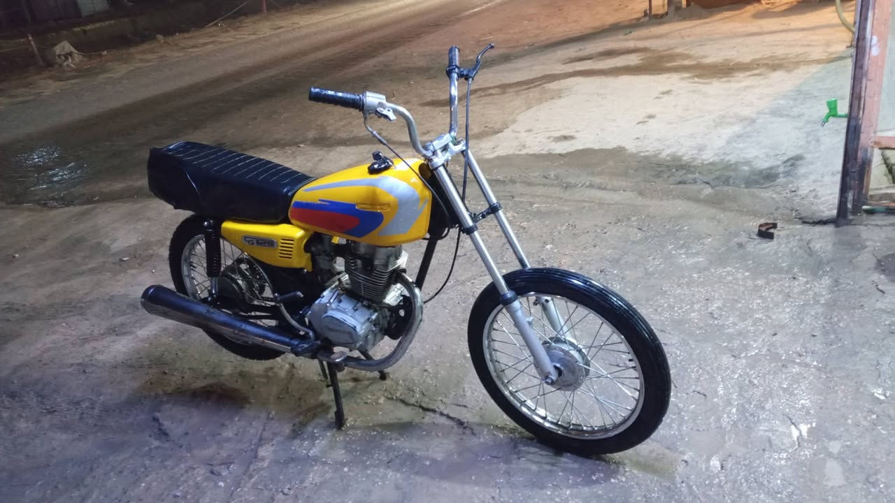 سلام عليكم شباب دراجه 4كير موديل 19كلك مكفوله كفاله عامه من محرك مشروط لاتبخير ولاتنقيص ولا صوت ولانضيح دهن الدراجه جاهزه كبل لشارع ماناقصه برغي العنوان نجف كوفه السعر 260وبيهه مجال للشراي اي ستفساره تصل ***********وبيك خير وتدلل أن شاءالله
