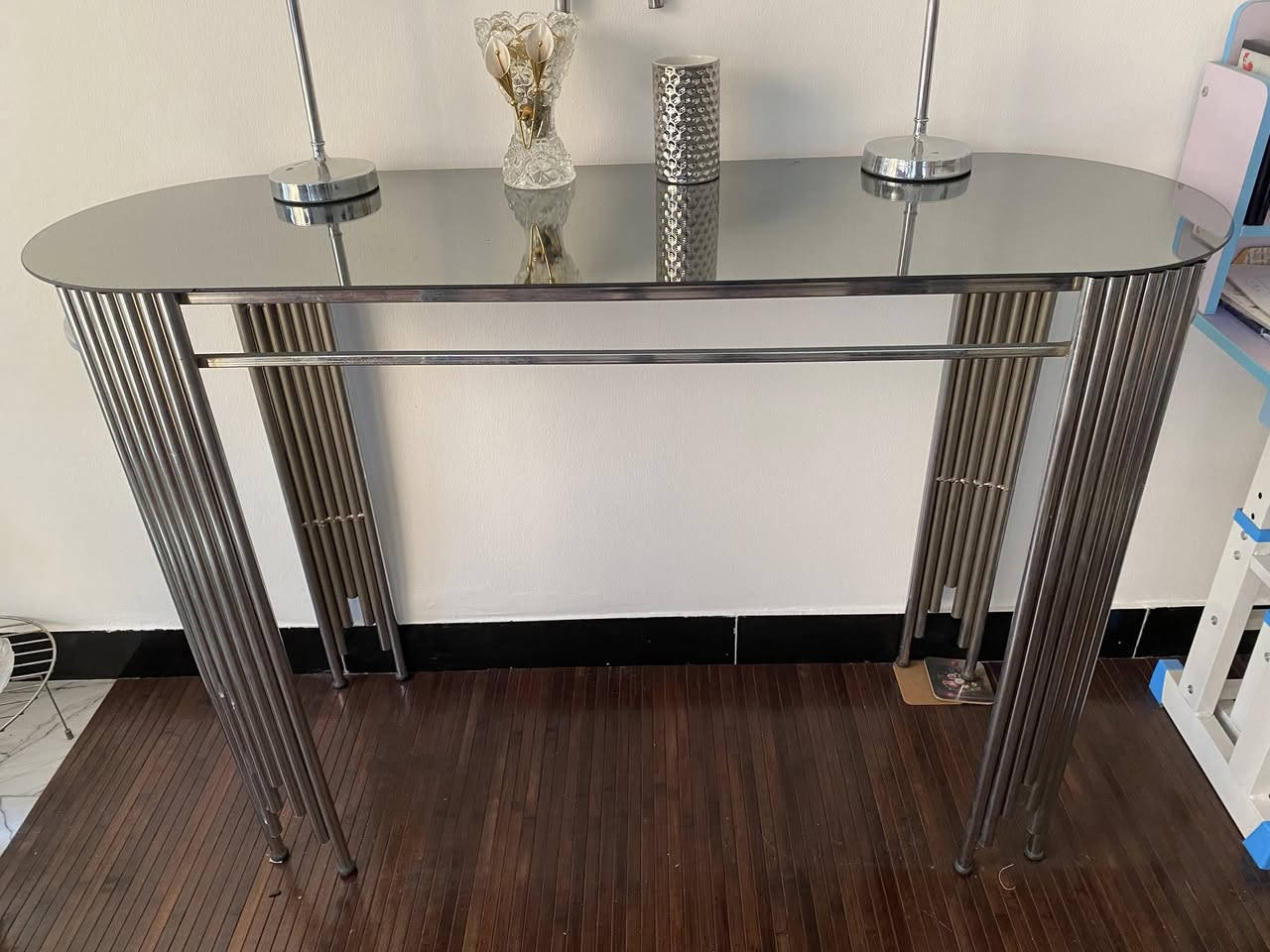 كونسور مع طبلة وسطية مستخدم نظيف بسعر 250.000 الف دينار بغداد الكرخ   هاتف ***********
